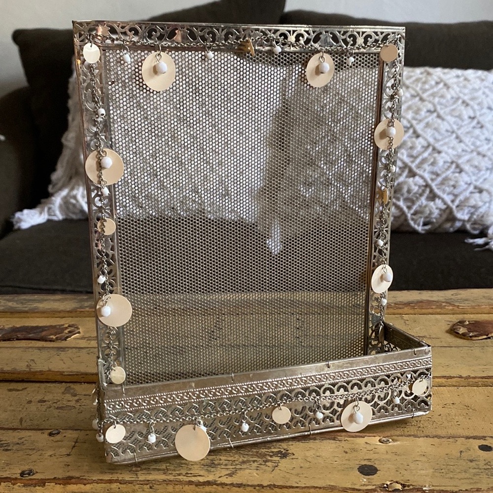 VINTAGE JEWELRY STAND